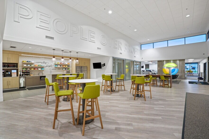 More Photos Of 201 Outerbelt St, Columbus Office For Sale