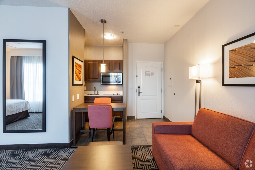 More Photos Of 1340 N Sam Houston Pky E, Houston Hotel For Sale
