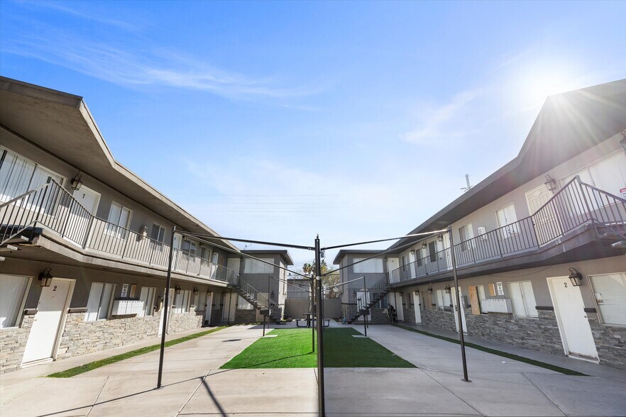 More Photos Of , Las Vegas Multifamily For Sale