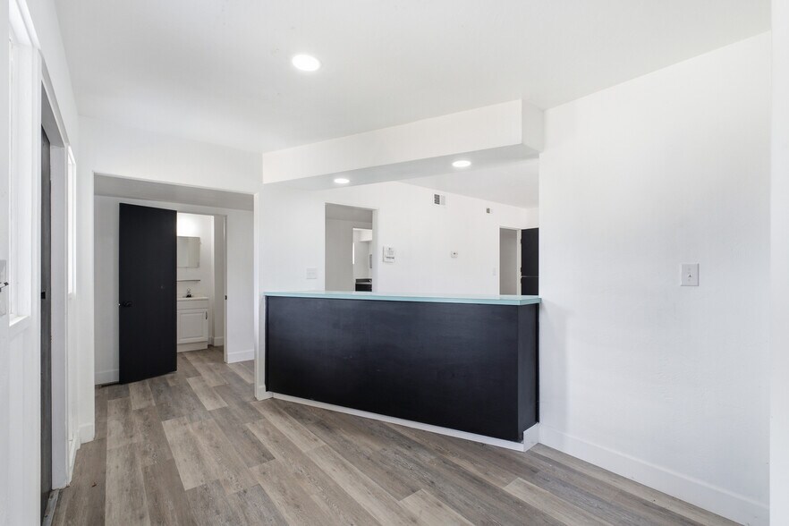 More Photos Of 1012 Hale Ave, Corcoran Office Residential For Sale