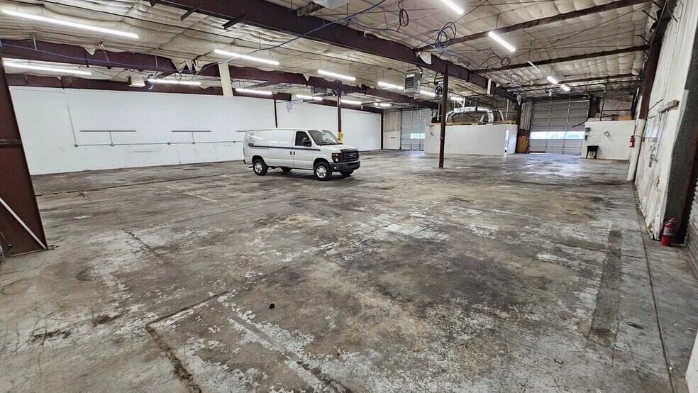 More Photos Of 6521 Washington St, Denver Warehouse For Lease