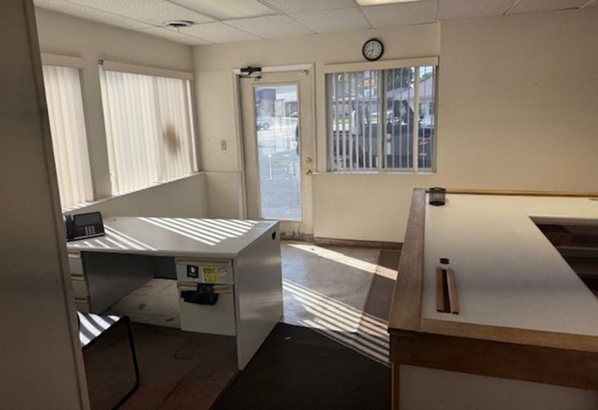 More Photos Of 708 1st Ave, Rock Falls General Retail For Lease