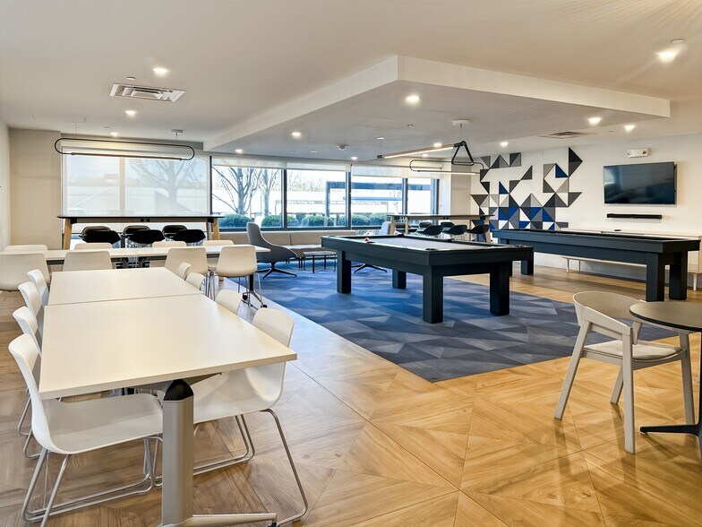 More Photos Of 100 Enterprise Dr, Rockaway Coworking Space