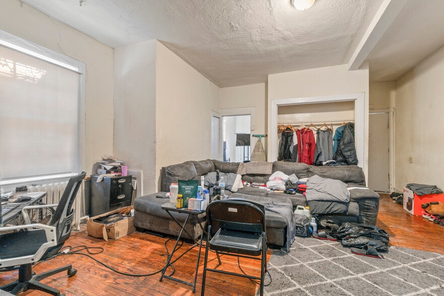 More Photos Of 3941 Lowndes Ave, Baltimore Multifamily For Sale