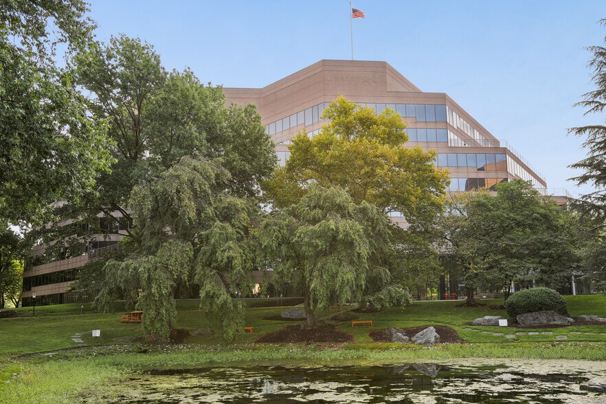 More Photos Of 6500 Rock Spring Dr, Bethesda Medical For Lease