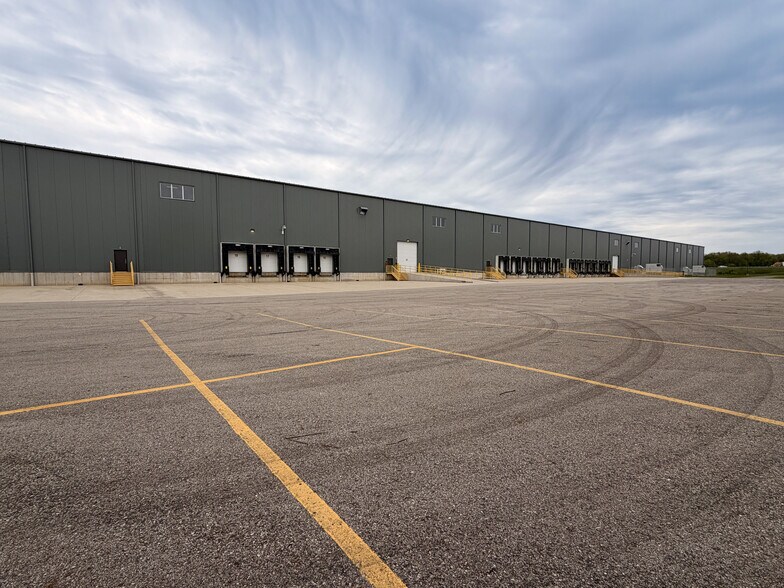 More Photos Of 211 Watkins Rd, Battle Creek Distribution For Lease