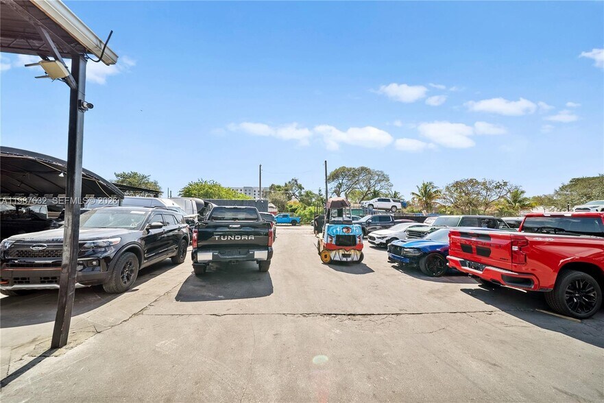 More Photos Of 5700 NW 27th Ave, Miami Auto Repair For Sale