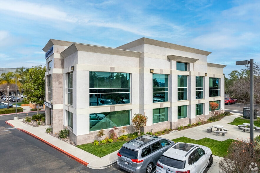More Photos Of 940 Canterbury Pl, Escondido Office For Lease