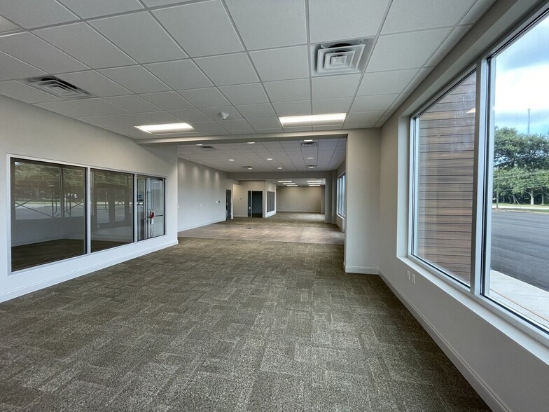 More Photos Of 5901 N W St, Pensacola General Retail For Sale