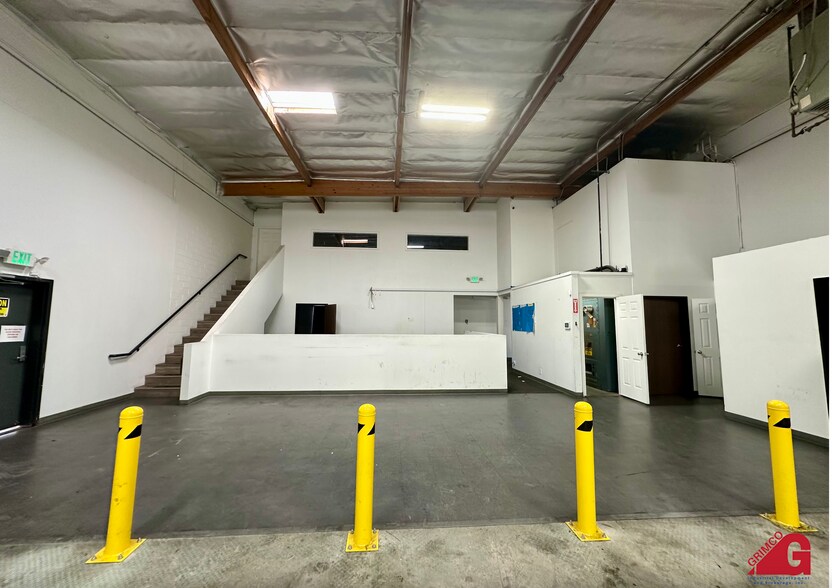 More Photos Of 9943 Canoga Ave, Chatsworth Warehouse For Lease