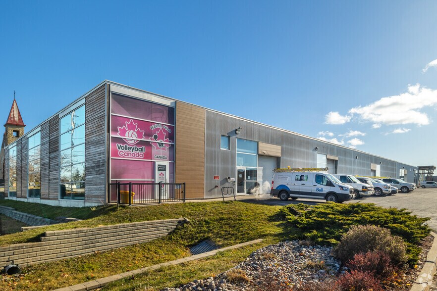 More Photos Of 1084 Kenaston St, Ottawa Industrial For Sale