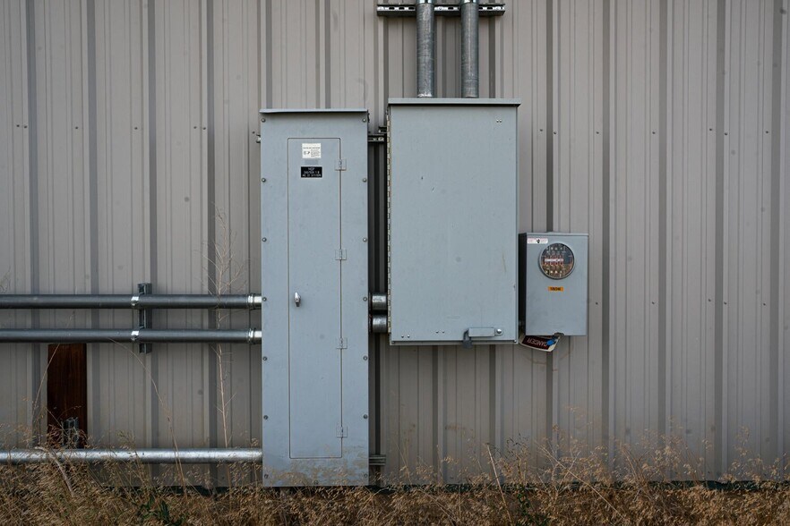 More Photos Of 2831 59th Ln, Boone Specialty For Sale