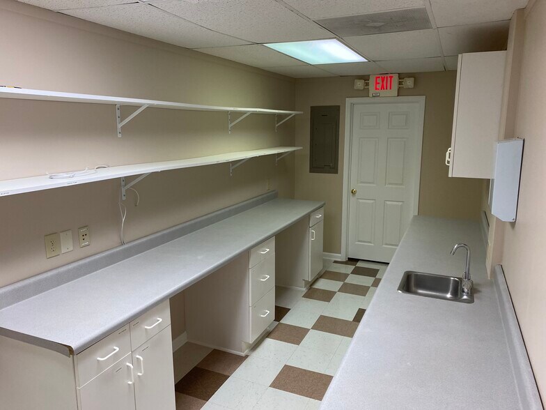 More Photos Of 103 Baines Ct, Cary Medical For Lease