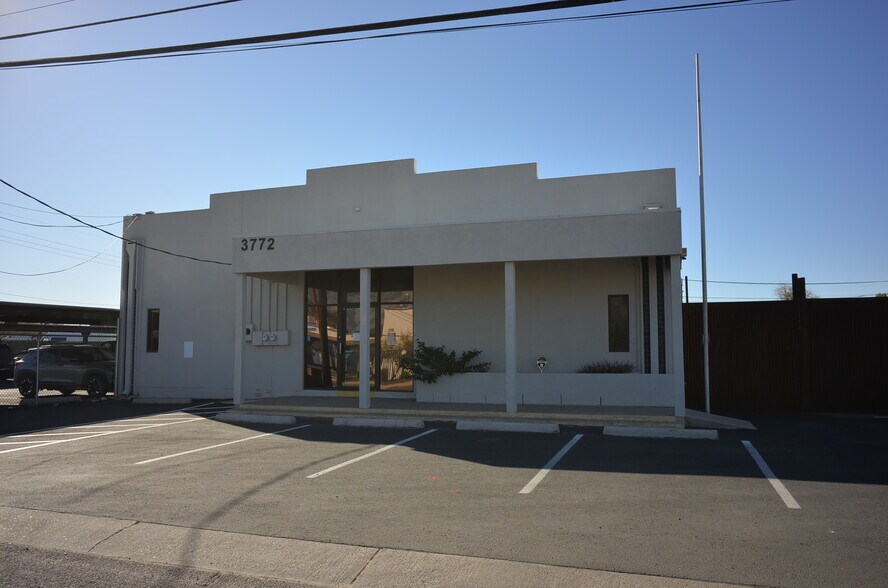 More Photos Of 3772 E Kleindale Rd, Tucson Warehouse For Lease