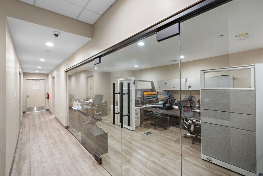 More Photos Of 615-623 S State College Blvd, Fullerton Distribution For Sale