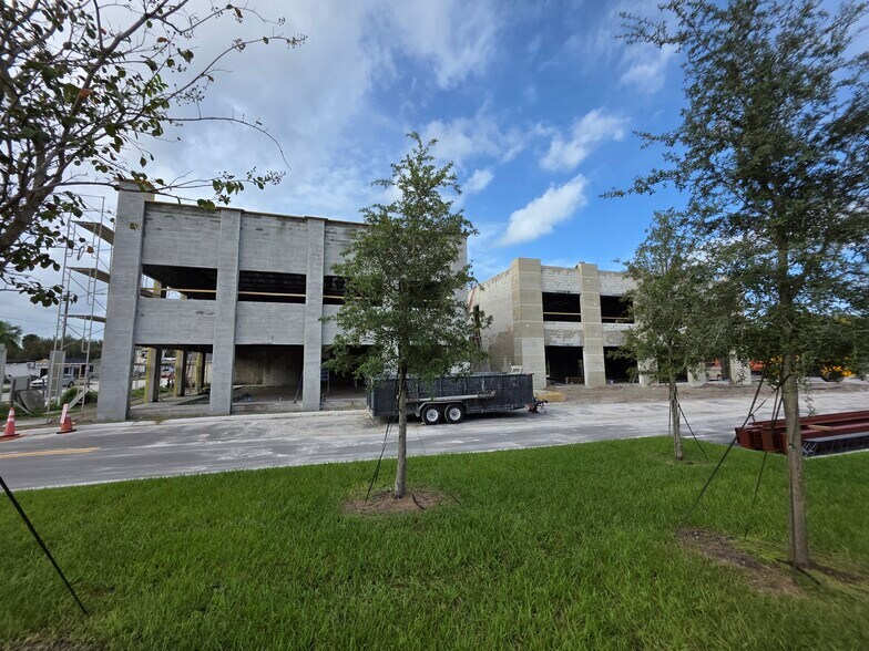 More Photos Of 425 S Woodland Blvd, Deland Office For Sale
