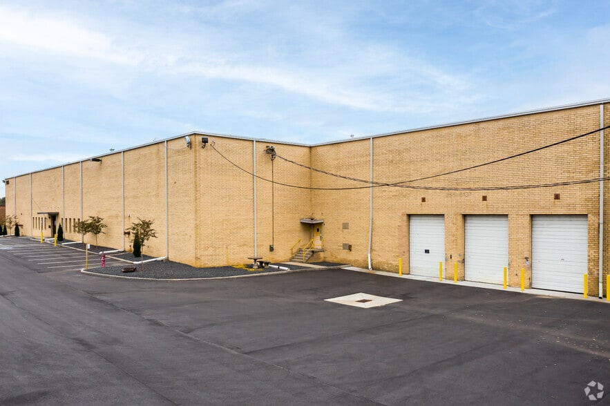 More Photos Of 1855 Plymouth Rd NW, Atlanta Warehouse For Lease