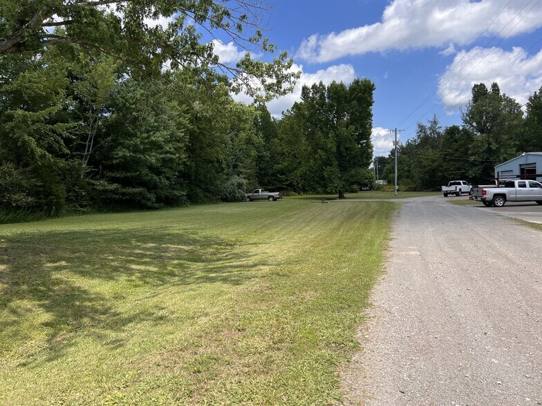 More Photos Of 125 McAdoo Creek Rd, Clarksville Warehouse For Sale