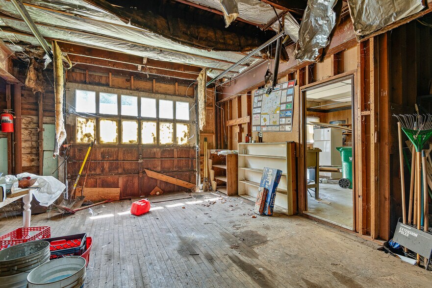 More Photos Of 9 E 44th St, Wilmington Office Residential For Sale