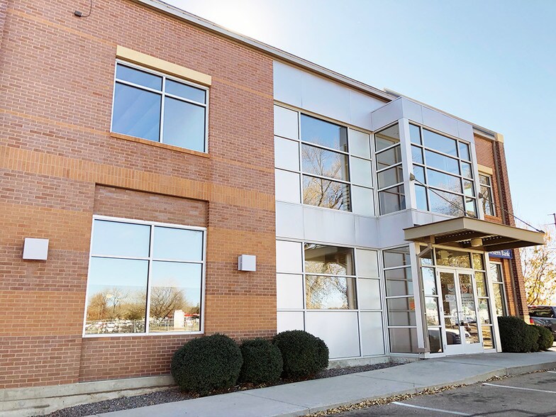 More Photos Of 2100 Main St, Longmont Office For Lease