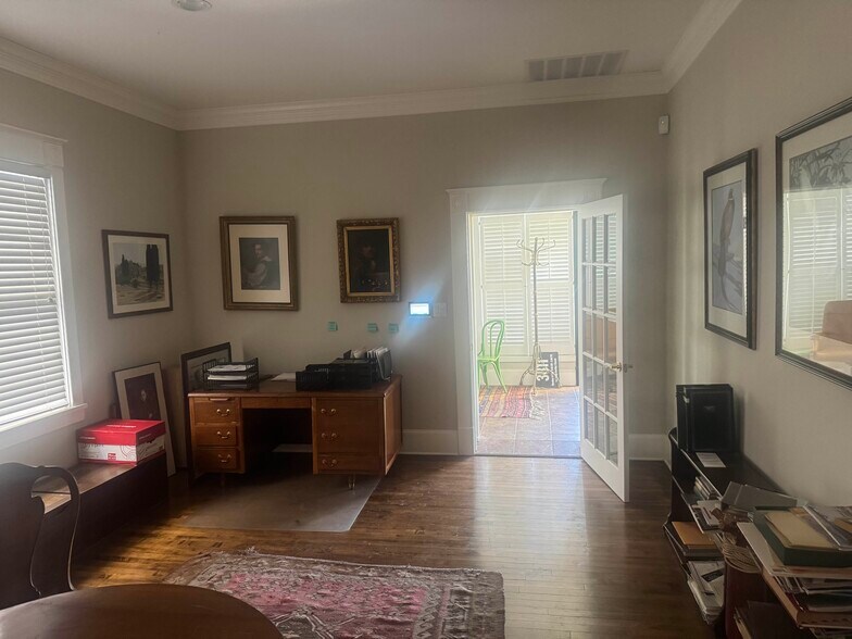 More Photos Of 4611 Bryce Ave, Fort Worth Office For Lease