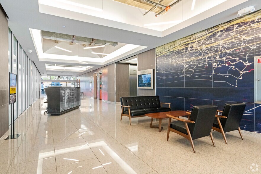 More Photos Of 2000 Crawford St, Houston Office For Sale