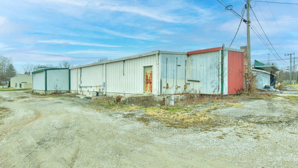 More Photos Of 2015 Payne st, Tell City Light Distribution For Sale