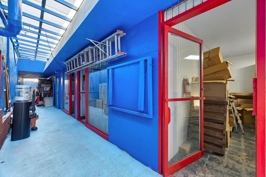 More Photos Of 1696 Centinela Ave, Inglewood Storefront Retail Residential For Sale