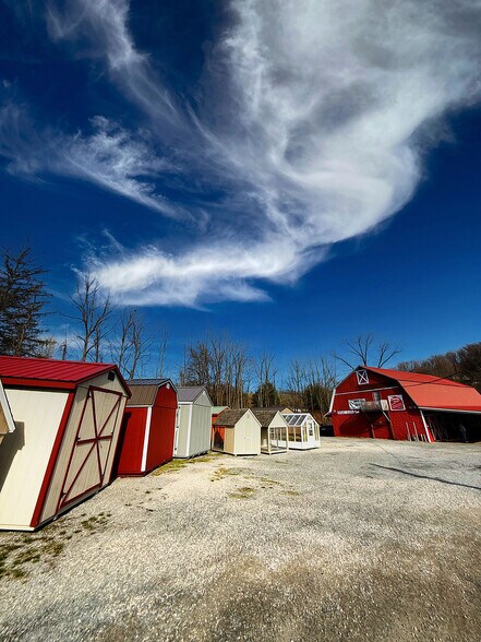 More Photos Of 2040 Robert C Byrd Dr, Beckley Storefront Retail Residential For Sale