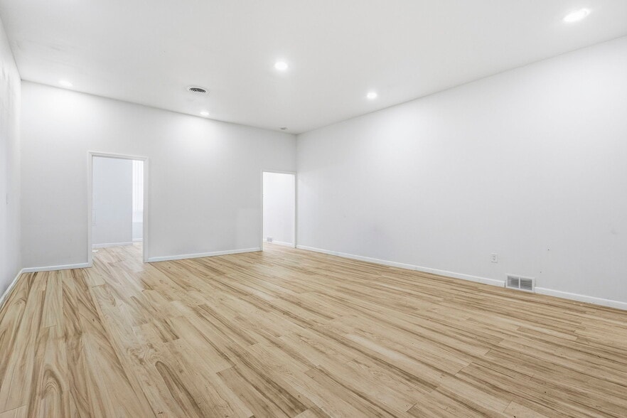 More Photos Of 19147 Joy Rd, Detroit Storefront For Sale