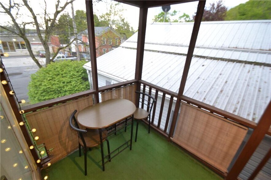 More Photos Of 450 E Main St, Palmyra General Retail For Sale