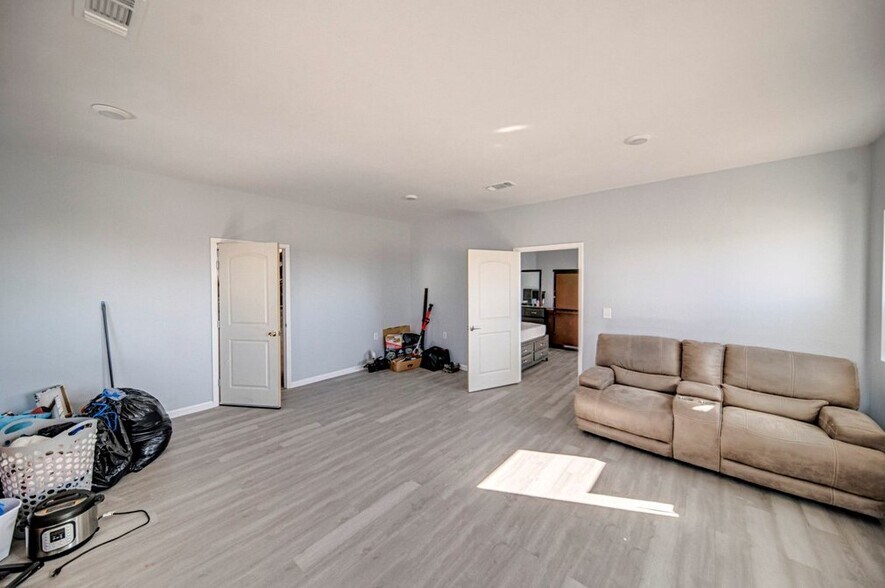 More Photos Of 1850 N FM 866, Odessa Warehouse For Sale