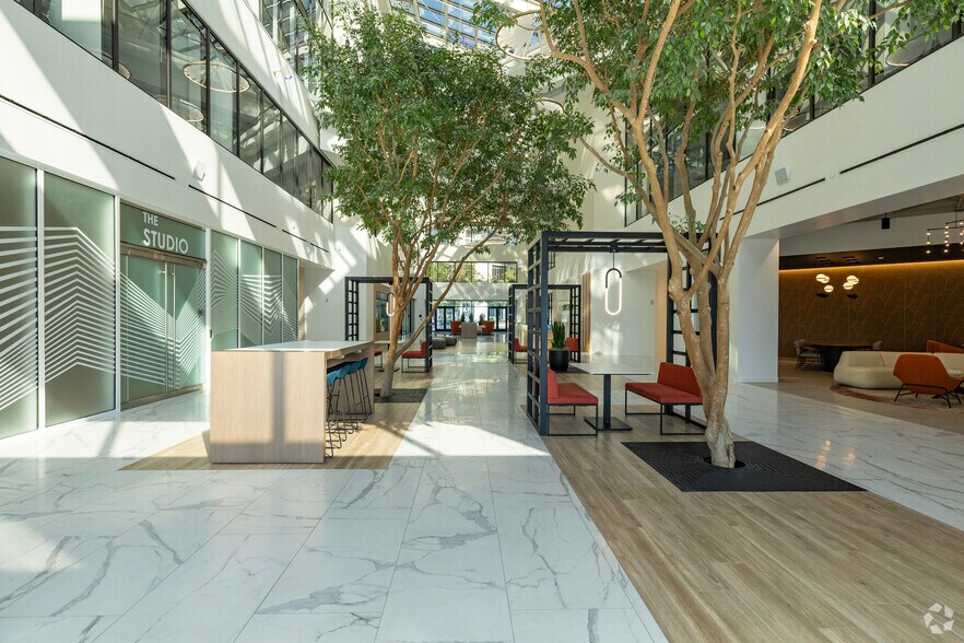 More Photos Of 100 2nd Ave S, Saint Petersburg Office For Lease