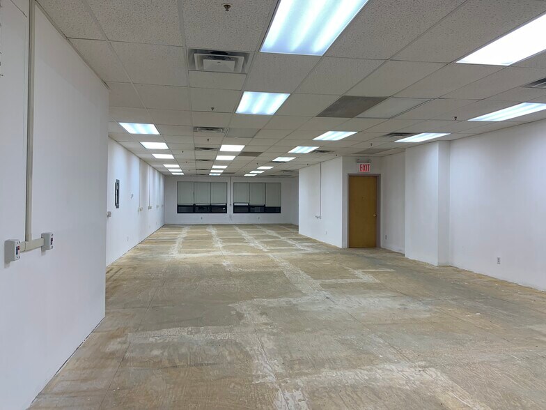 More Photos Of 153-17 Jamaica Ave, Jamaica Office For Lease