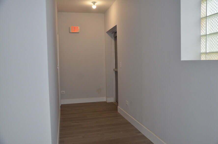 More Photos Of 510 Collins St, Joliet Unknown For Lease