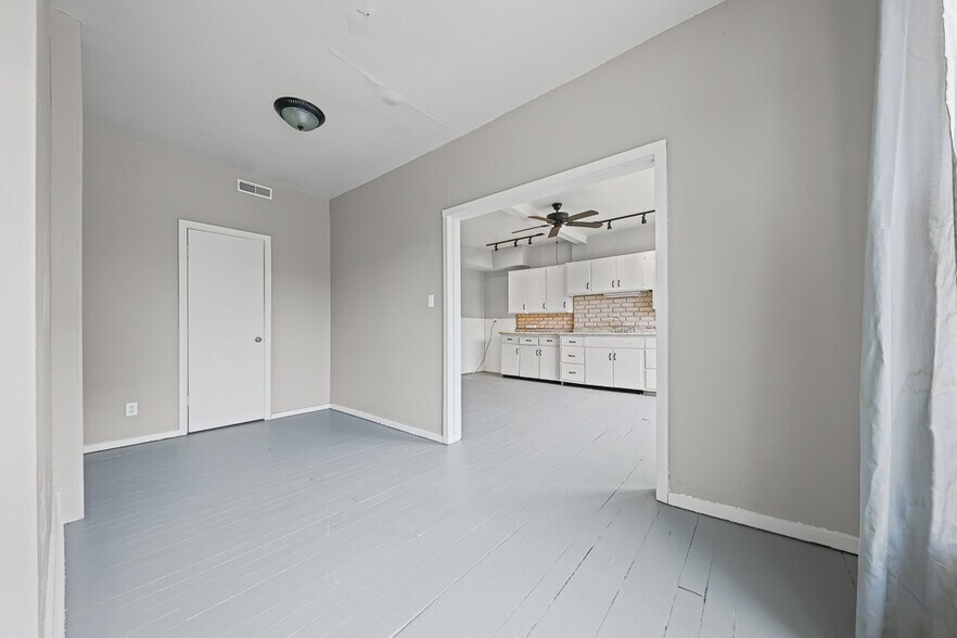 More Photos Of 361 E Main St, Alliance Storefront Retail Office For Sale