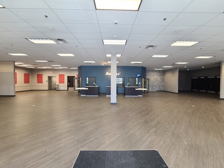 More Photos Of 30900 Date Palm Dr, Cathedral City Freestanding For Sale