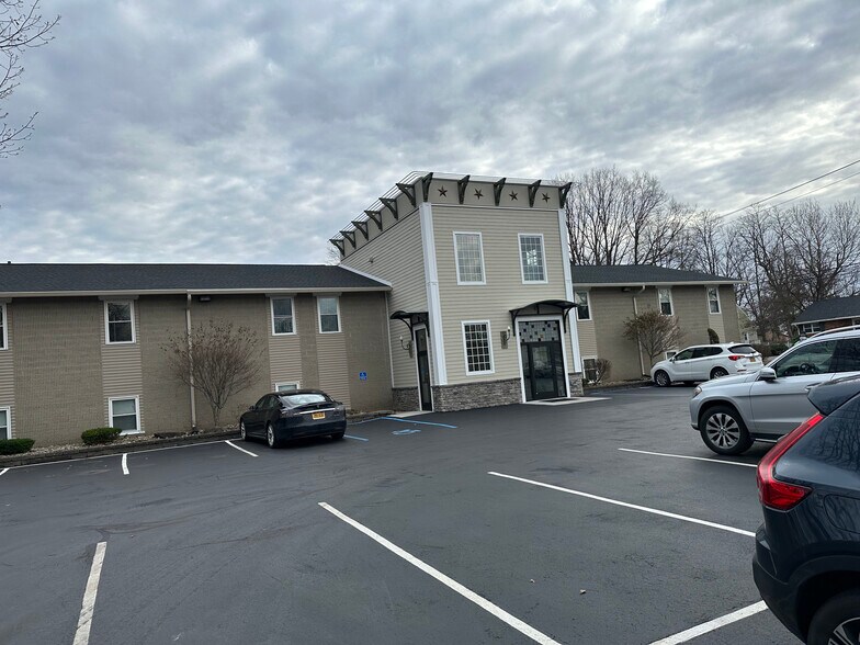 More Photos Of 1004 Princetown Rd, Schenectady Office For Lease