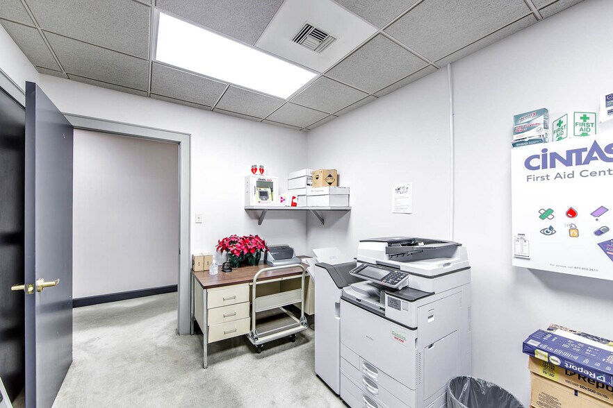 More Photos Of 7836 Park Ave, Houma Office For Lease