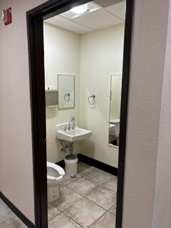 More Photos Of 7355 N Oracle Rd, Tucson Office For Lease