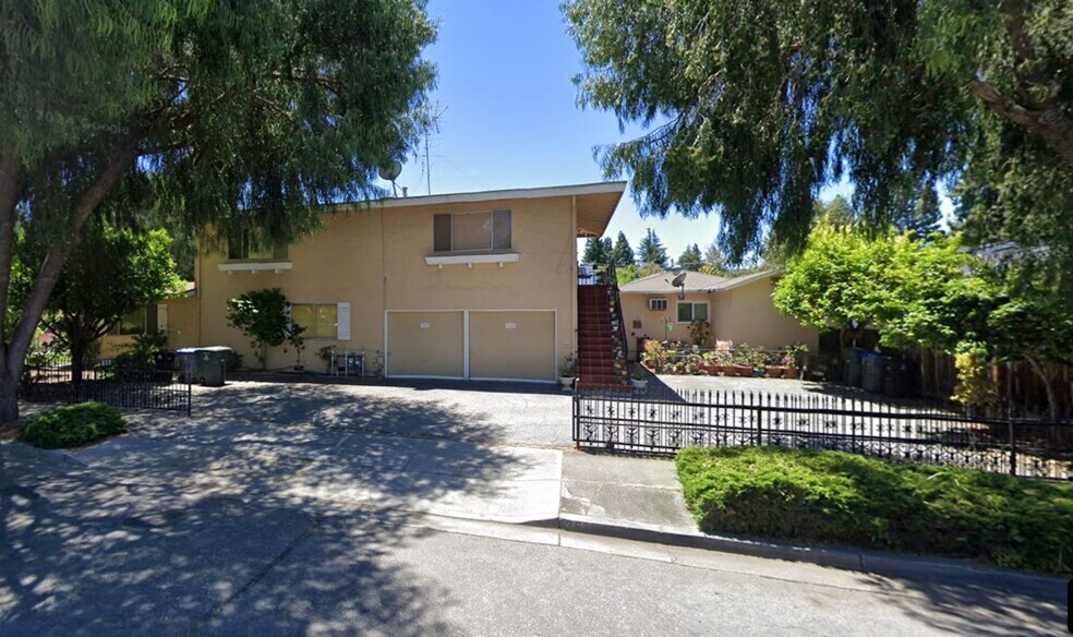 More Photos Of 284 Elmwood St, Mountain View Multifamily For Sale