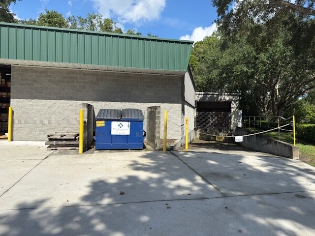 More Photos Of 878 Waterway Pl, Longwood Warehouse For Sale