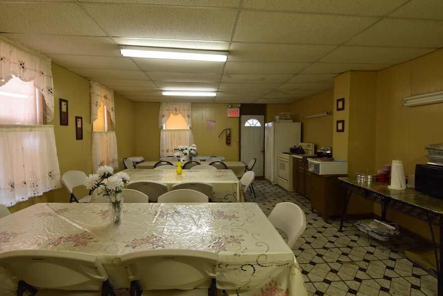 More Photos Of 831 Knickerbocker Ave, Brooklyn Religious Facility For Lease