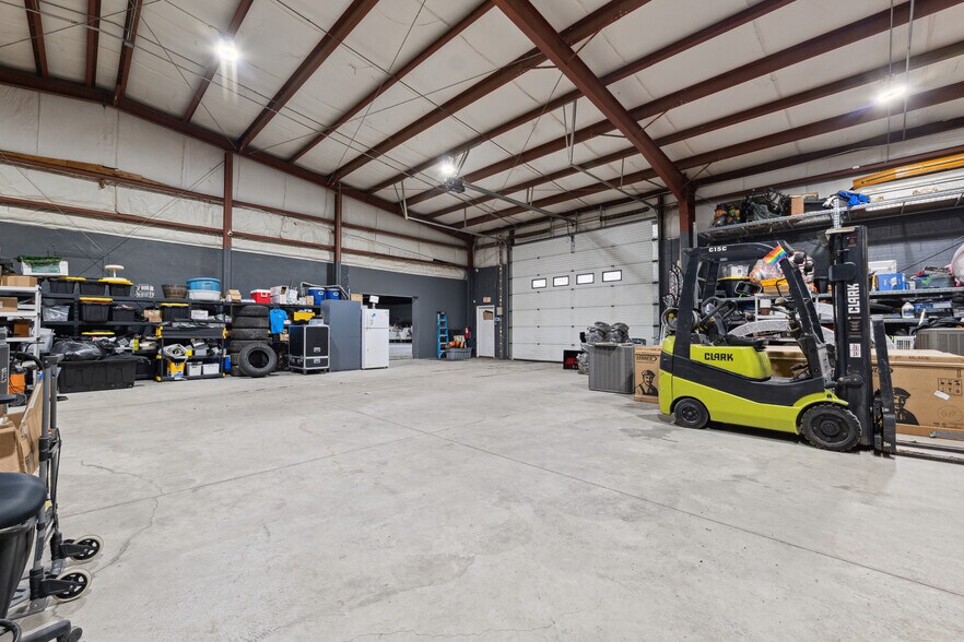 More Photos Of 2502 E Michigan Ave, Ypsilanti Freestanding For Lease