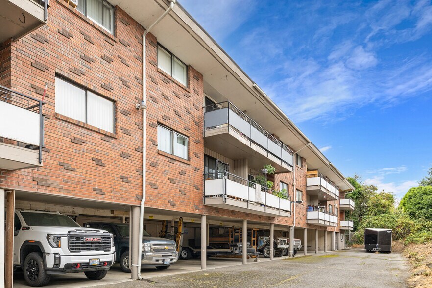 More Photos Of 2517 Howard Ave, Everett Apartments For Sale