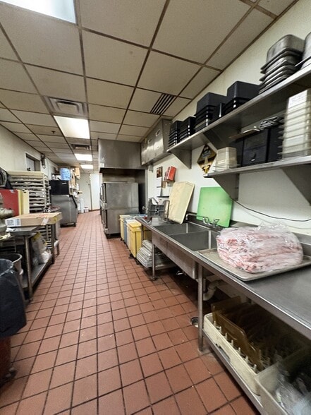 More Photos Of 11166 County Road 37 NE, Albertville Restaurant For Sale