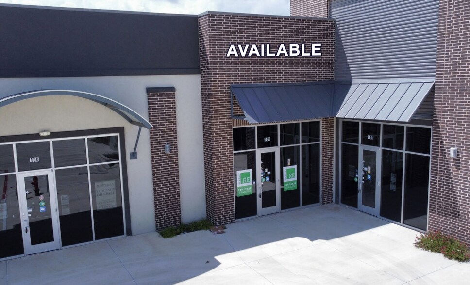 More Photos Of 821 W New Hope Dr, Cedar Park Storefront Retail Office For Sale
