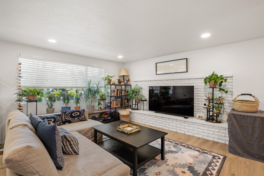 More Photos Of 49 N 300 E, Midway Apartments For Sale