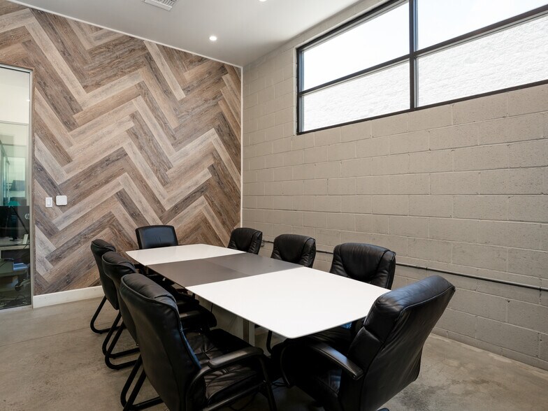 More Photos Of 134 Lomita St, El Segundo Office For Sale