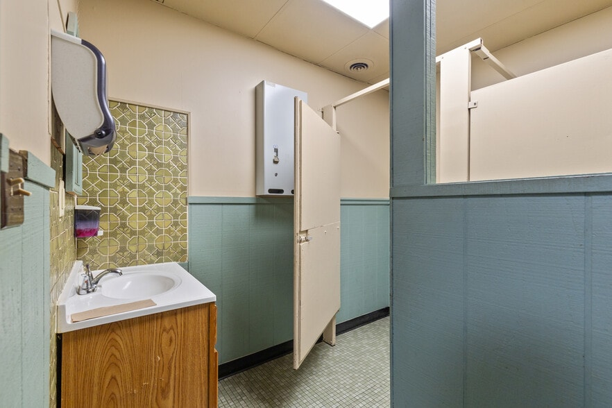 More Photos Of 2703 S Chicago Ave, South Milwaukee General Retail For Sale